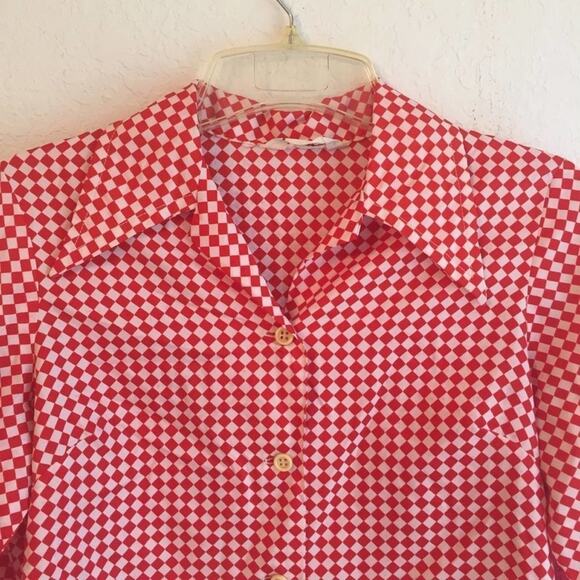 Vintage M diagonal squares red white blouse button 1960s - Picture 2 of 7